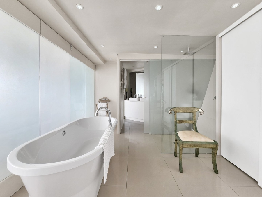 To Let 4 Bedroom Property for Rent in Clifton Western Cape